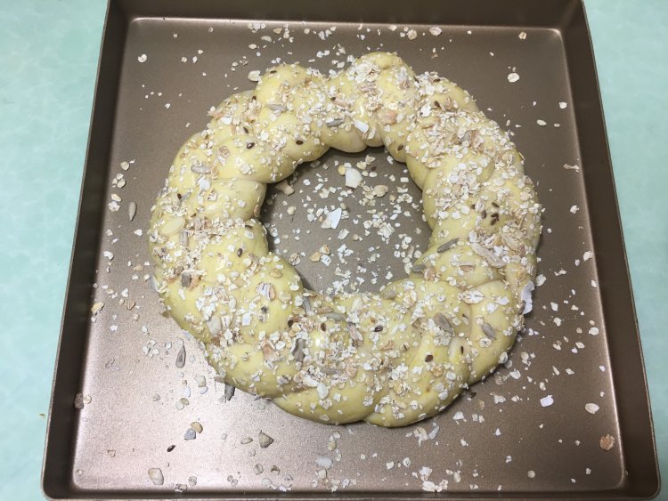 燕麦辫子花环汉堡面包步骤14