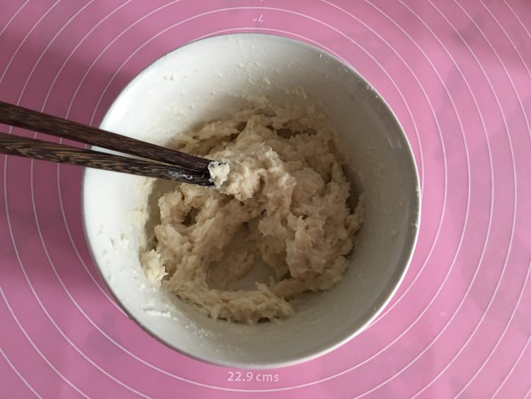 汤种法豆沙馅辫子面包步骤1