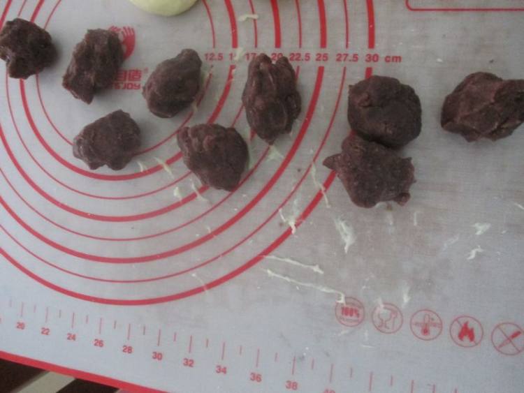 红豆沙菊花面包步骤5