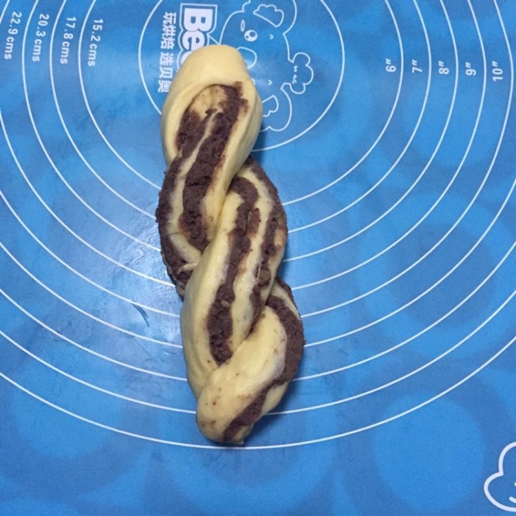 红豆扭扭面包步骤9