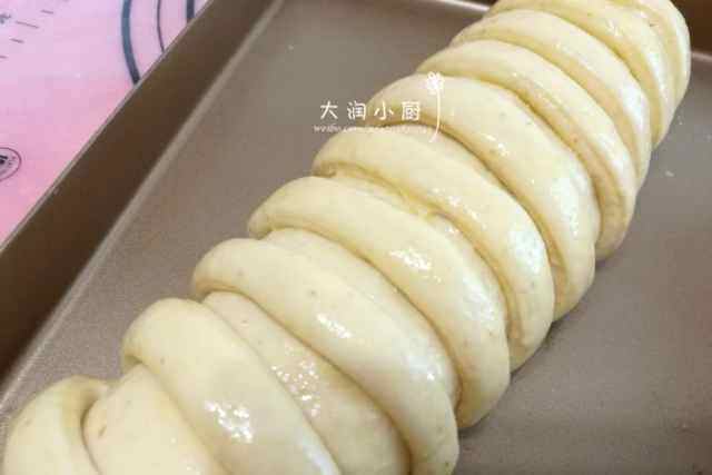 酸奶玉米面紫薯毛毛虫步骤8