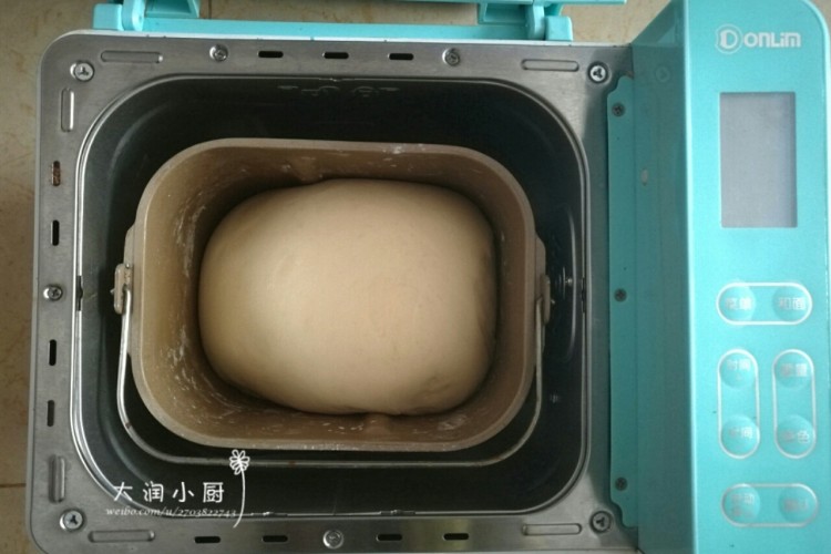 草莓奶油面包步骤2
