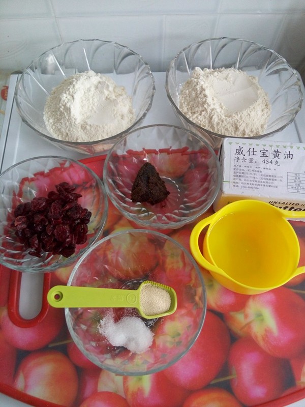 全麦红糖蔓越莓欧包步骤1