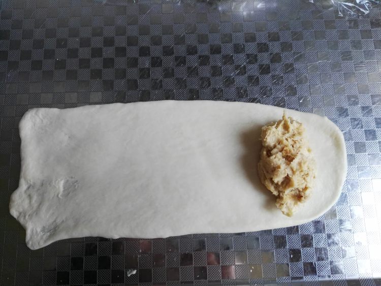 沙拉肉松面包步骤7