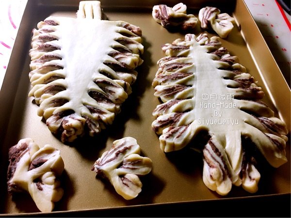圣诞树千层豆沙面包步骤13