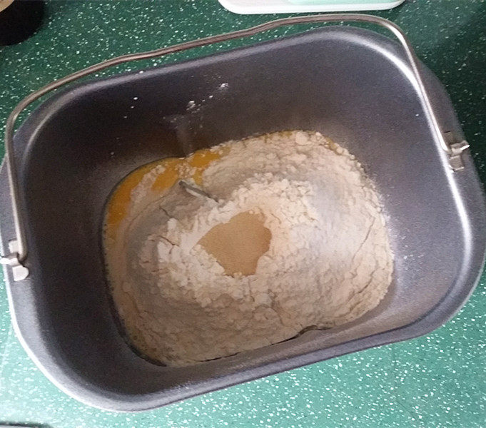 香蕉牛奶胡麻油面包（步骤2