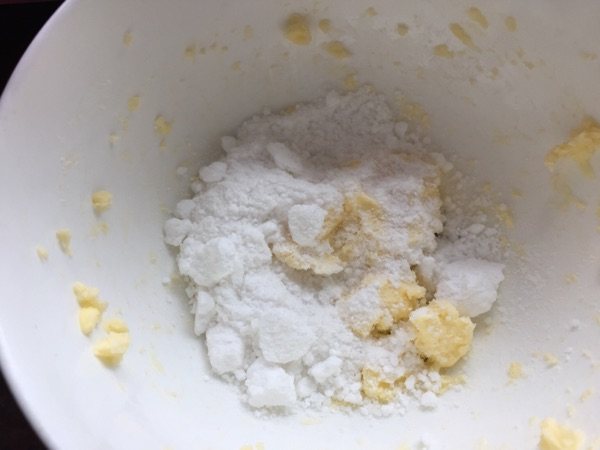 葡萄干菠萝吐司步骤6