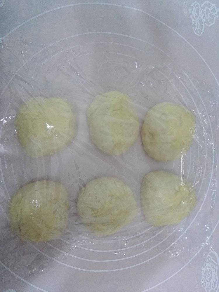 肉松沙拉面包步骤2