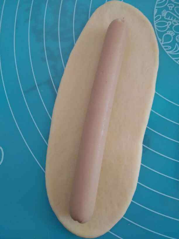 火腿肠面包卷步骤8