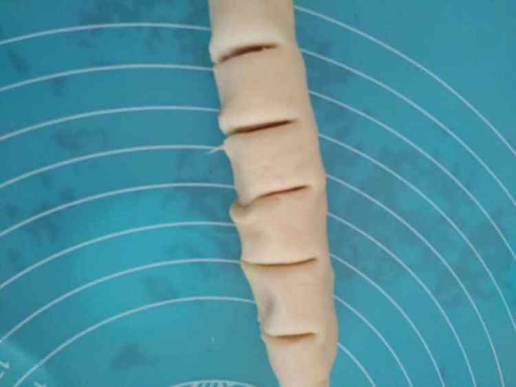 火腿肠面包卷步骤10