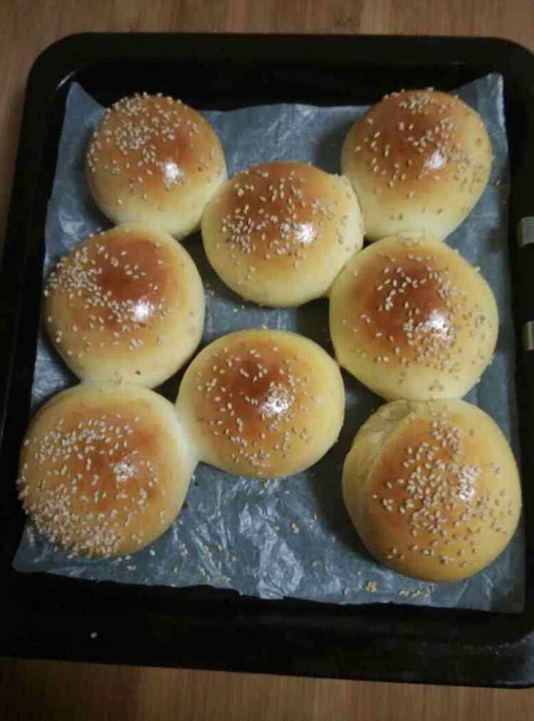 中筋面粉汉堡坯步骤5