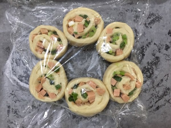 香葱火腿沙拉面包步骤16