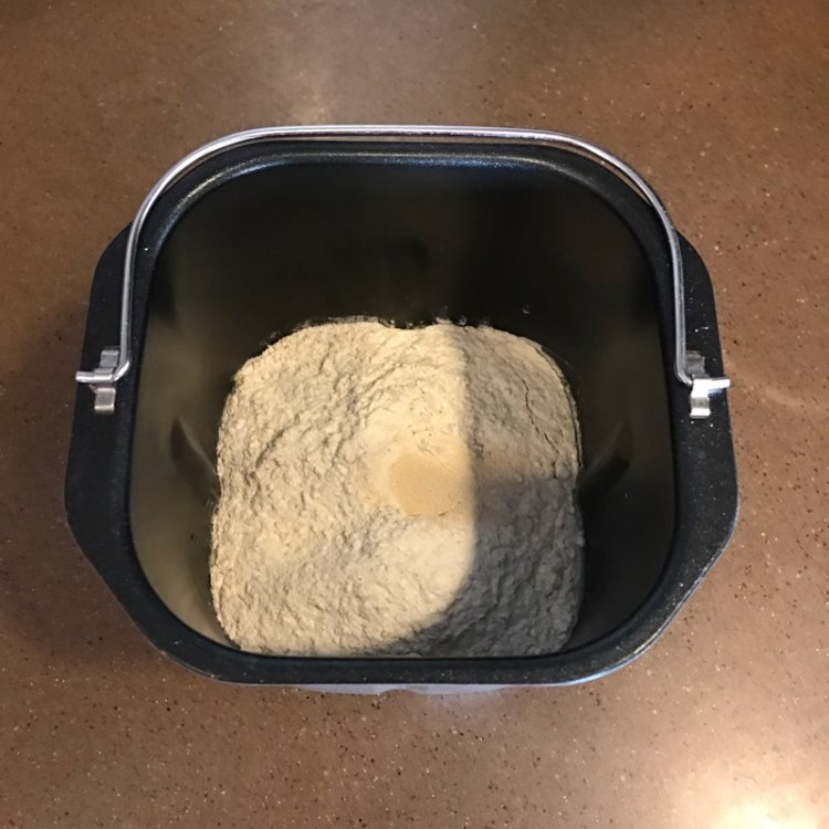 核桃蔓越莓全麦软欧步骤2