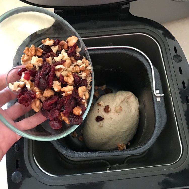 核桃蔓越莓全麦软欧步骤5
