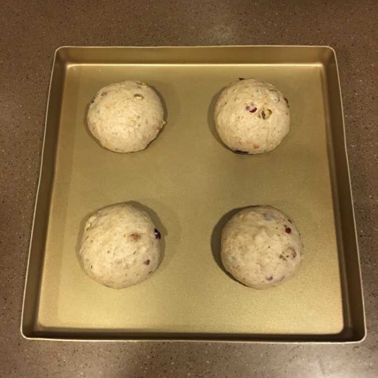 核桃蔓越莓全麦软欧步骤6