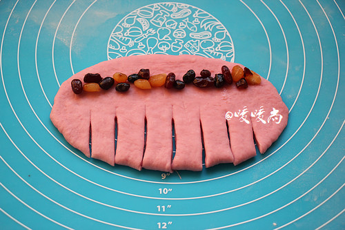 松软可口紫薯蜜豆面包步骤8