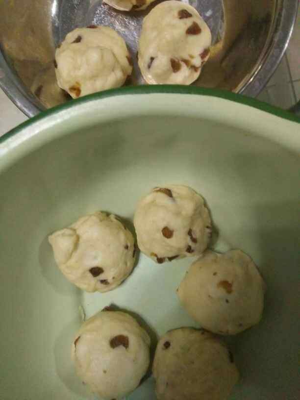 葡萄干面包块步骤7