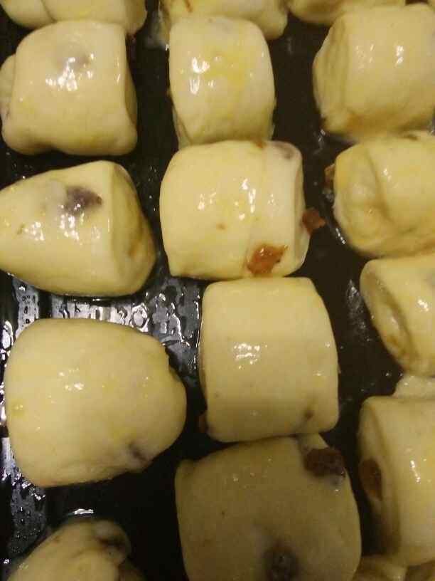 葡萄干面包块步骤12