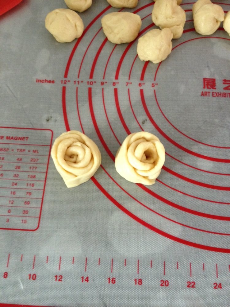 玫瑰花蜂蜜面包步骤6