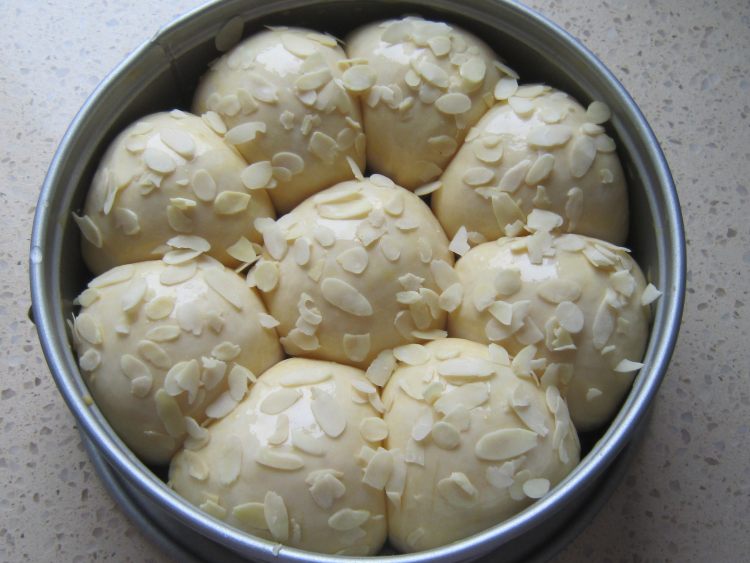 淡奶油杏仁片餐包步骤8