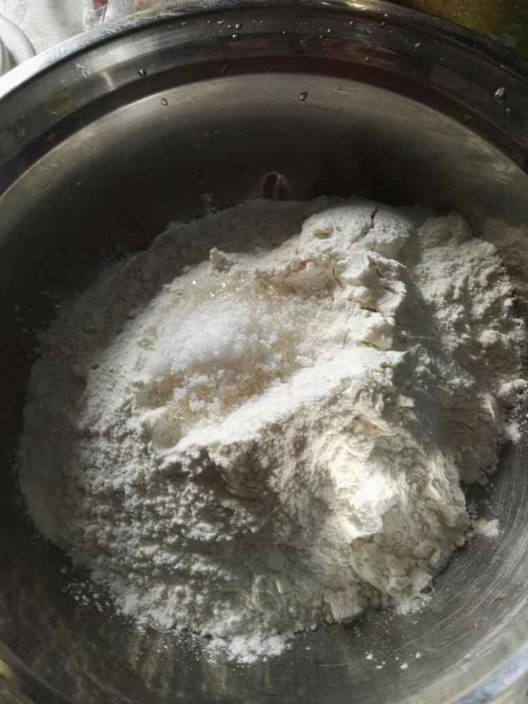 椰香红豆手撕面包步骤1