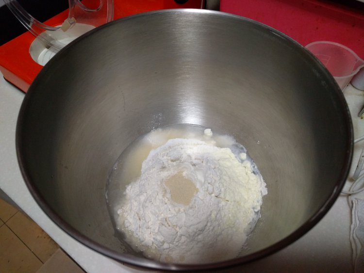 挤挤面包之双色小熊步骤1