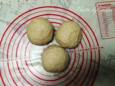 红豆薏仁豆沙面包步骤3