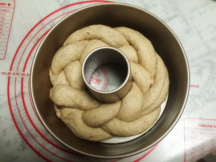 红豆薏仁豆沙面包步骤10