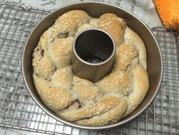 红豆薏仁豆沙面包步骤11