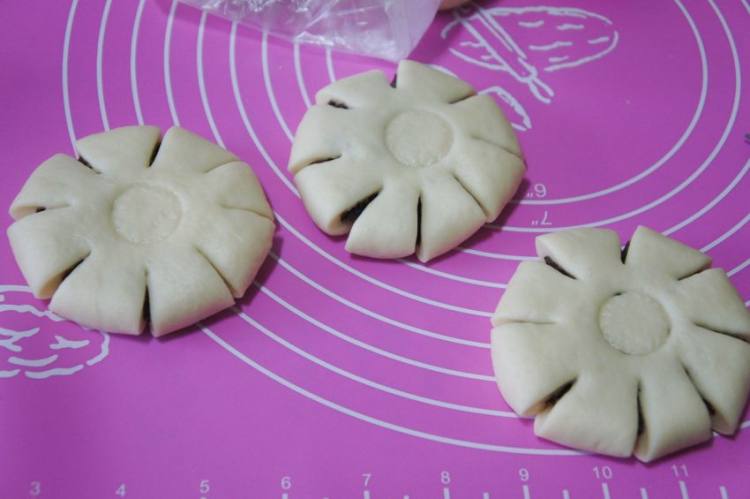 黑豆沙馅花式面包步骤6
