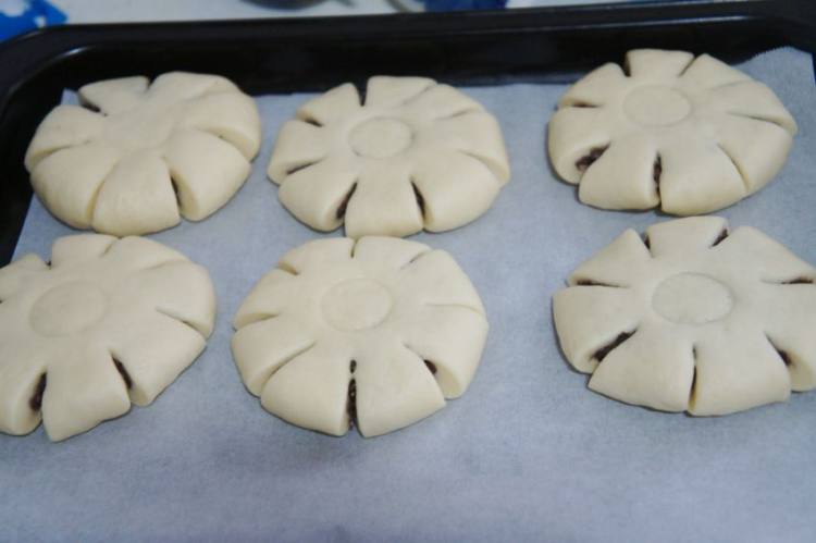 黑豆沙馅花式面包步骤7