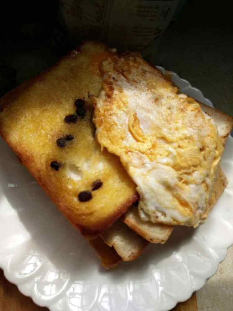 黄油煎三明冶步骤4