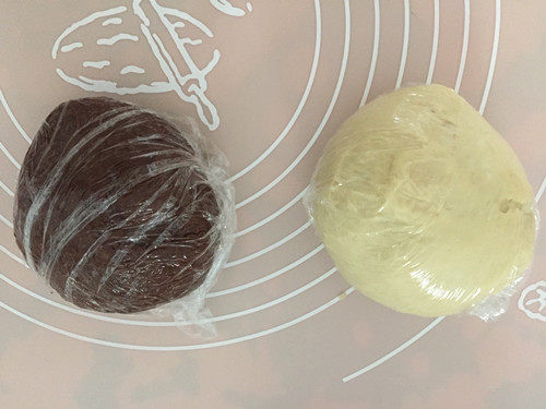可可双色蜂蜜面包卷步骤5