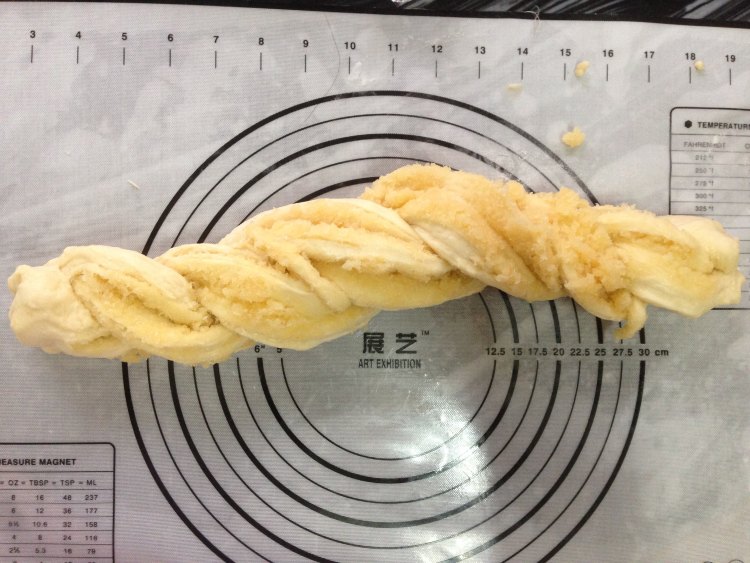 面包机版椰蓉面包步骤12