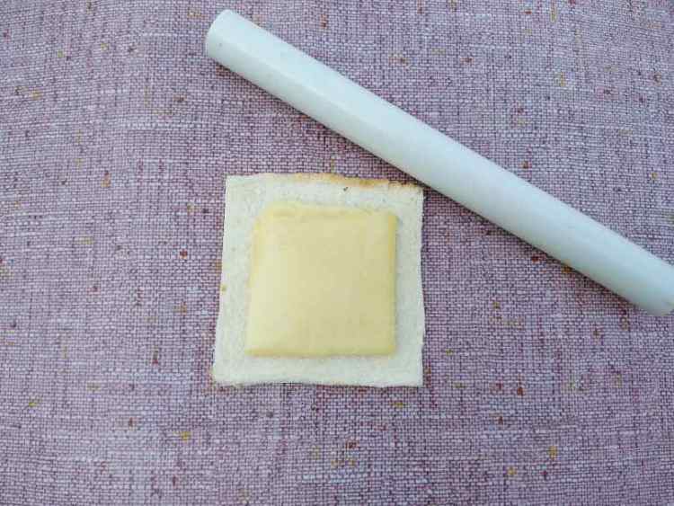 奶酪土司卷步骤5