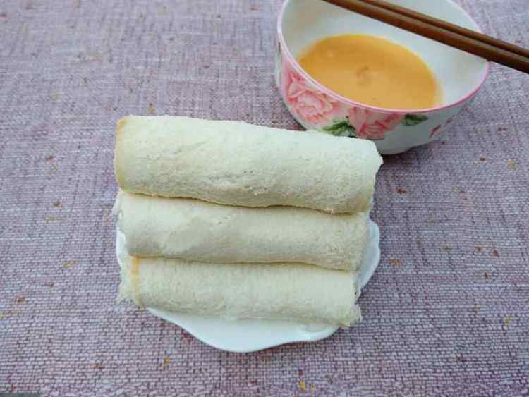 奶酪土司卷步骤6