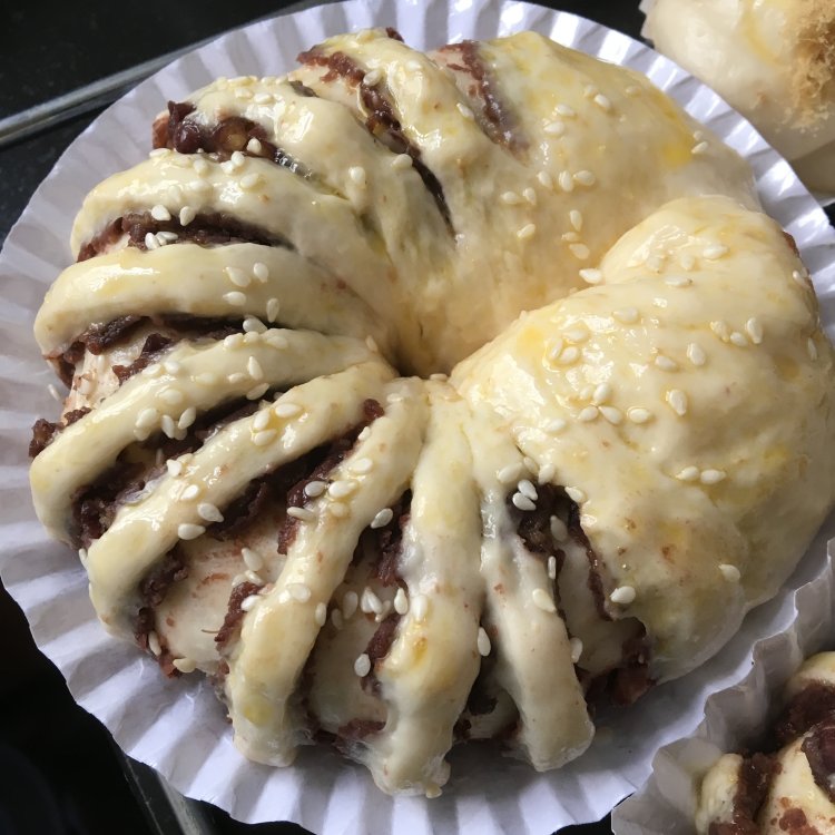 豆沙花式面包步骤6