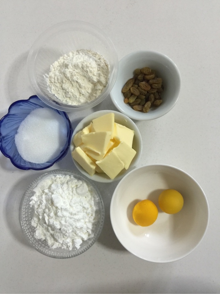 葡萄干玛格丽特饼干步骤1