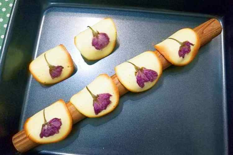 樱花瓦片酥步骤9