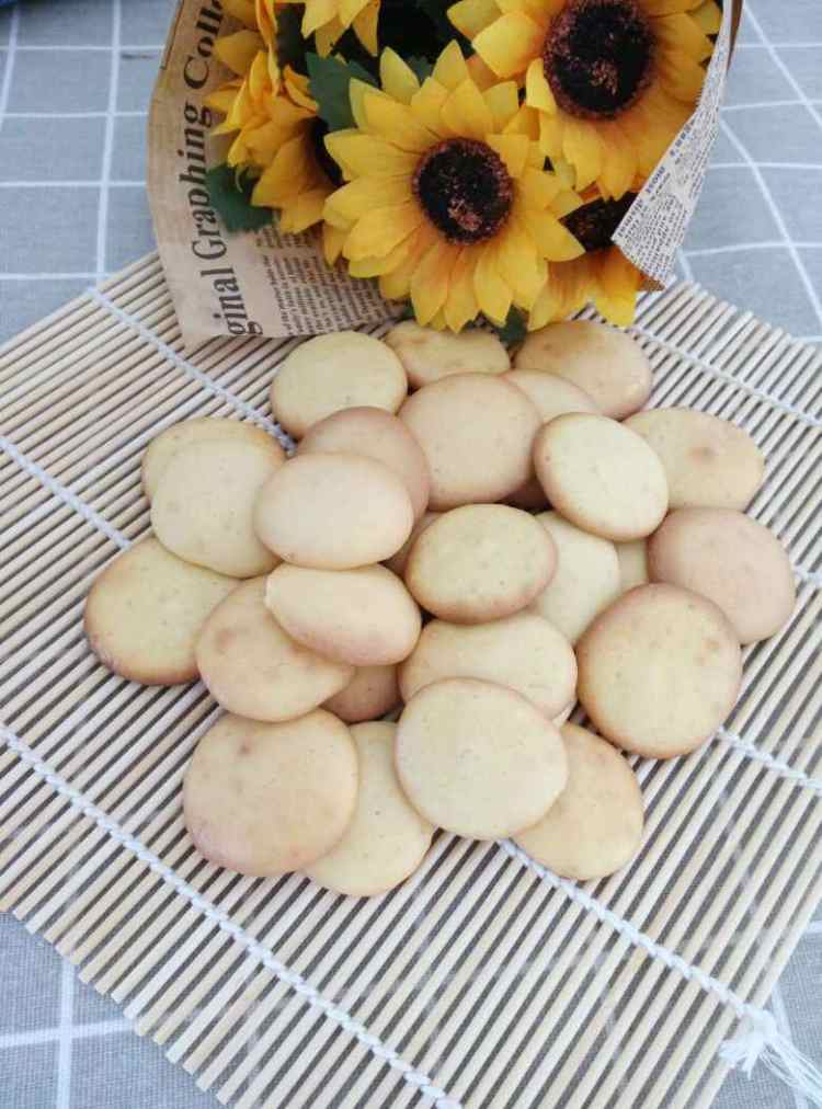 蛋黄小饼干步骤8