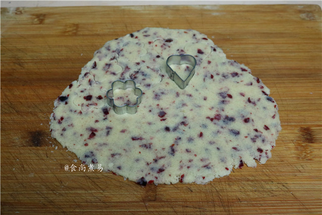 蔓越莓花朵饼干步骤10