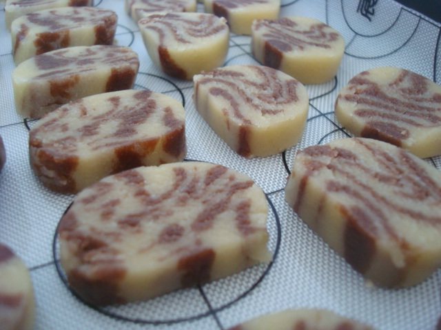 可可粉大理石花纹饼干步骤14