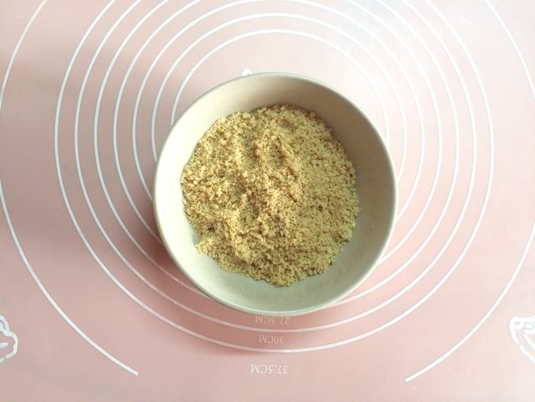 芝麻花生酥饼步骤1