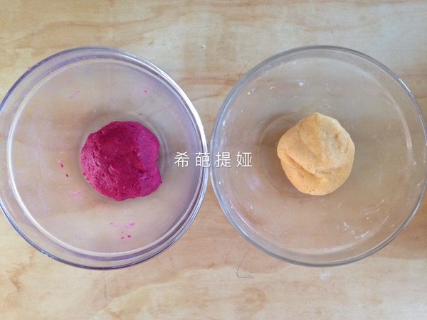 双色花环饼干步骤5
