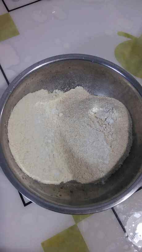 全麦低脂小熊饼干步骤1
