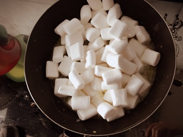 蔓越莓牛轧饼干步骤3