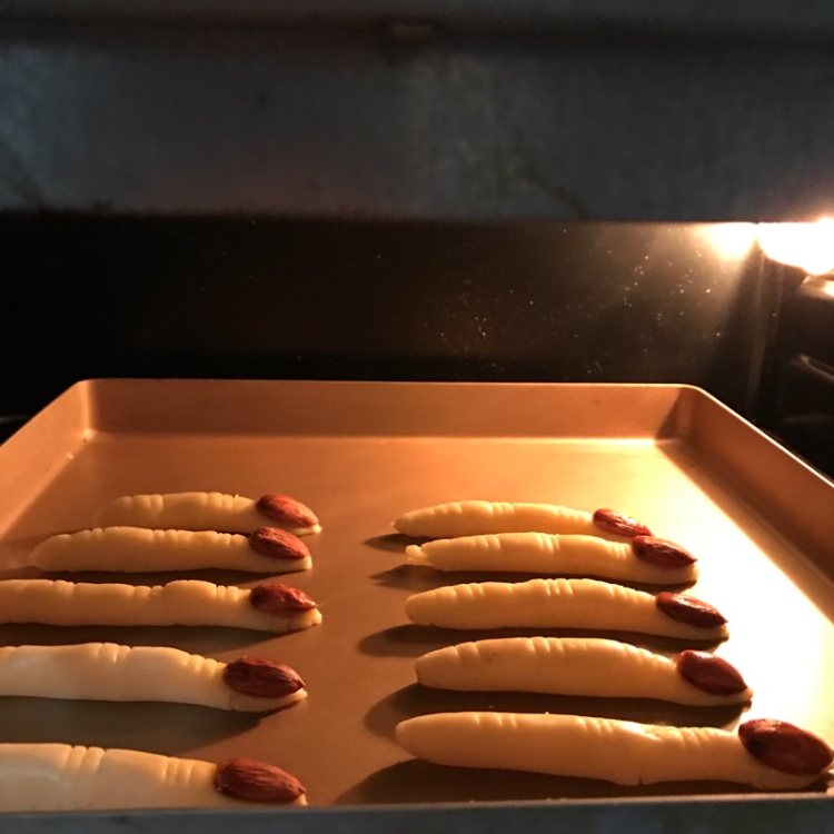 女巫手指饼干步骤9