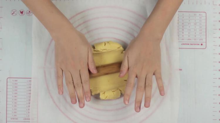 煎蛋培根饼干步骤7