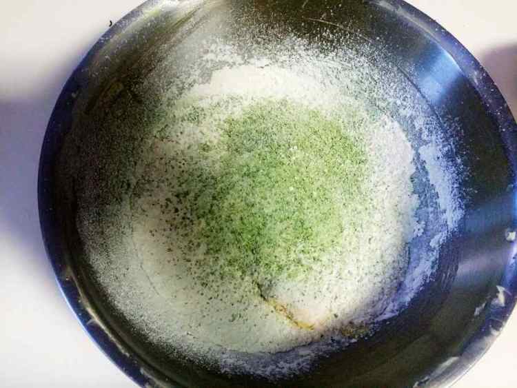 抹茶巧克力豆曲奇步骤4