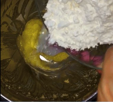 蛋黄芝麻小饼步骤6